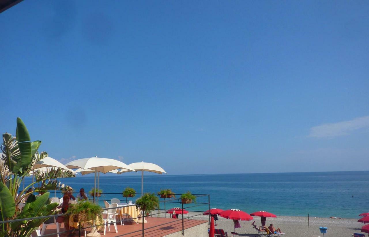 Seafront Apartments Garden House Taormina Exterior photo